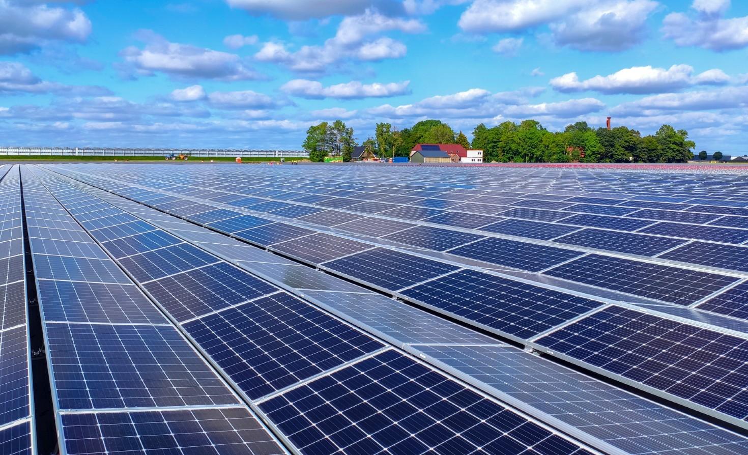 FloatingSolar_setsoPhoto_sstock1470